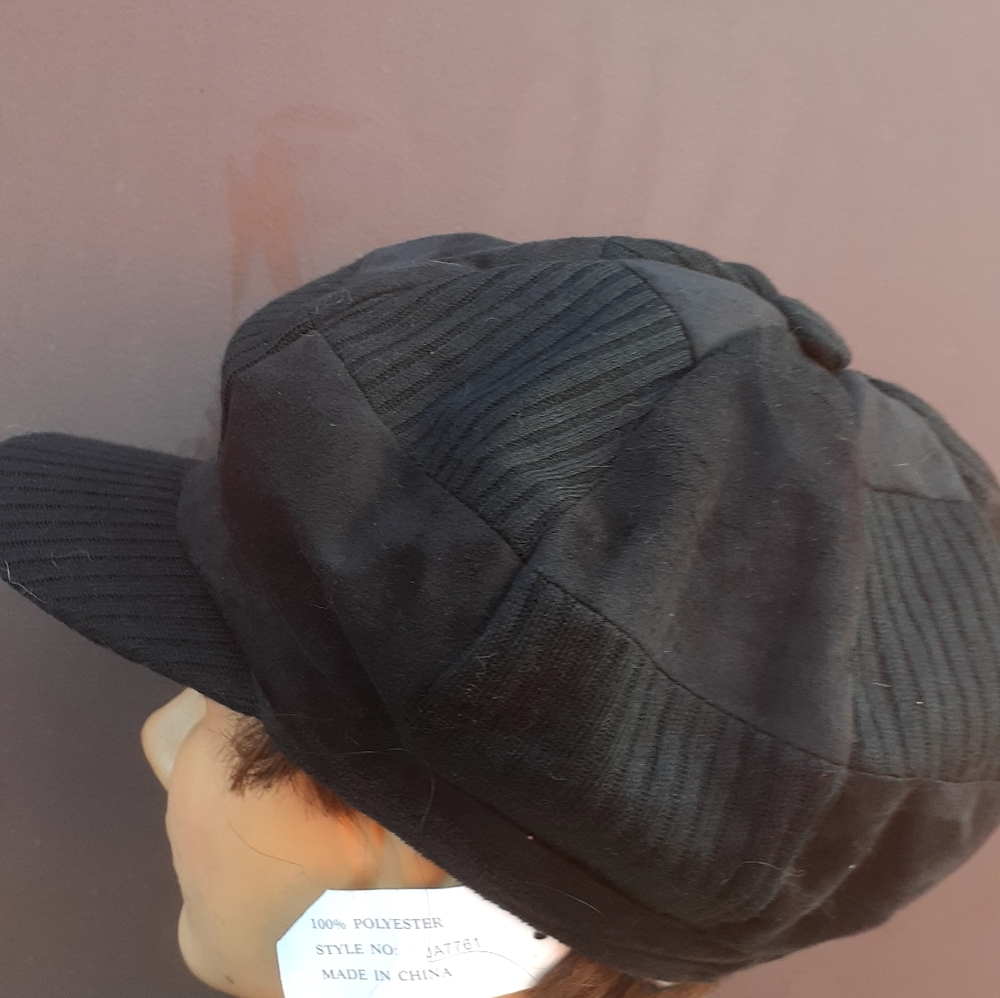 New Women's Black Red Newsboy Cabie Hat S M Cap - Picture 2 of 12
